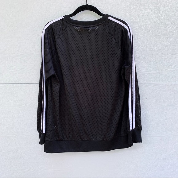 SOLD Adidas Top - Picture 2 of 4